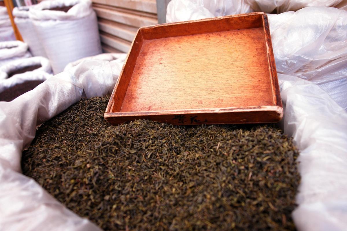 Pourquoi choisir le thé artisanal plutôt que le thé industriel ?