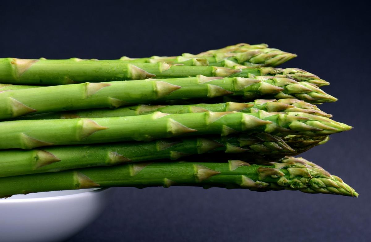 Quel est le meilleur temps de cuisson des asperges à la vapeur pour préserver leur saveur ?